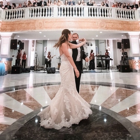 Pronovias Mermaid Wedding Gown - Picture 2 of 4